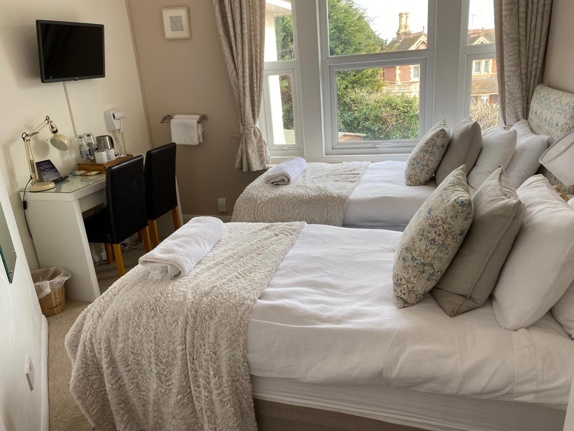 فندق Poole Park House المظهر الخارجي الصورة